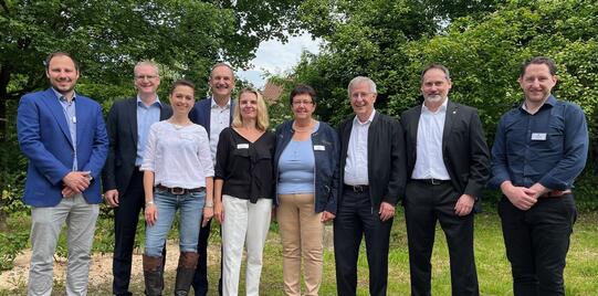 Vorstand des Altersheimvereins Villmergen/Dintikon (v.l.n.r.) Pascal Jost, Bernhard Wespi (Vize-Präsident), Barbara Buchacek (Aktuarin), Mike Lauper (Präsident), Monika Cacioppo (Vertretung Gemeinde Dintikon), Heidi Hegglin (Vertretung Gemeinde Dottikon), Dr. Wolfgang Meyer, Fabian Lupp (Vertretung Gemeinde Villmergen), Cédric Koch 