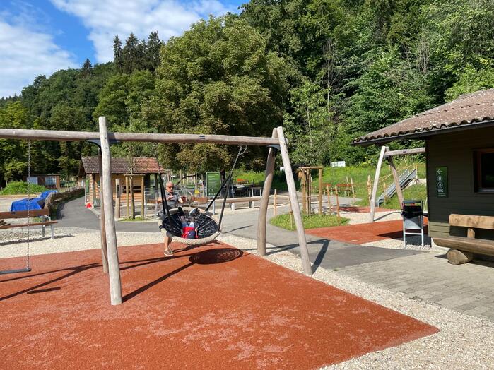 Vogelnest und Schaukel